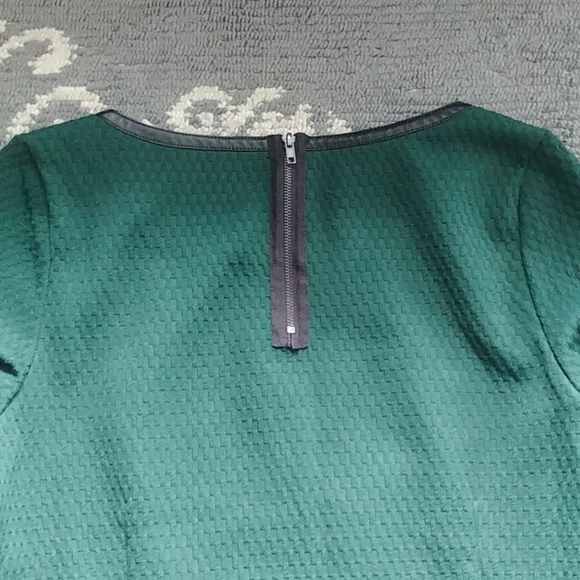 2/$16 CLEO ¾ SLEEVE & SLEEVELESS TOP - Picture 9 of 15